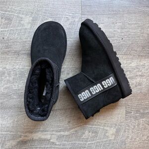 New UGG Classic Mini Side Logo II Suede Boots
